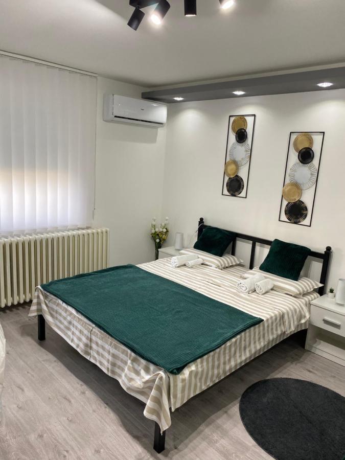 Manirosi 5 Apartment Subotica Buitenkant foto